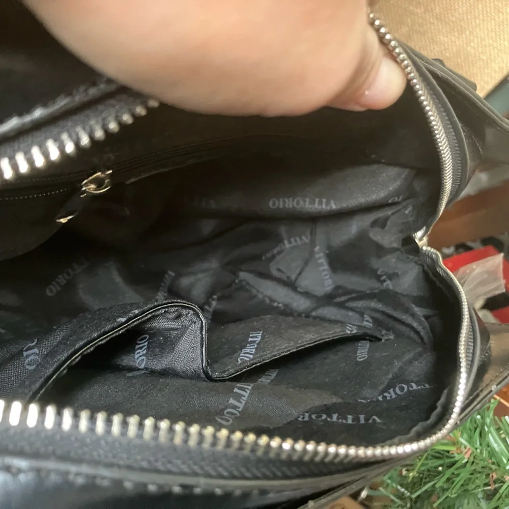 Sale! Genuine Vittorio Bag - Picture 7 of 12